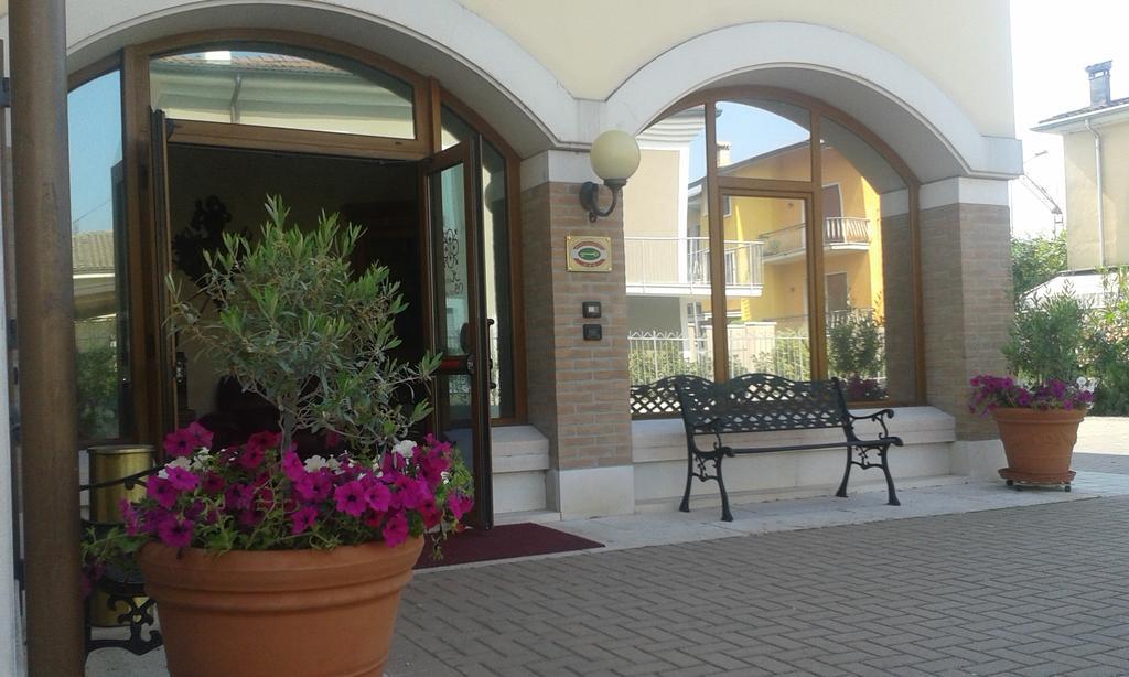 Hotel Scaligero Sommacampagna Buitenkant foto