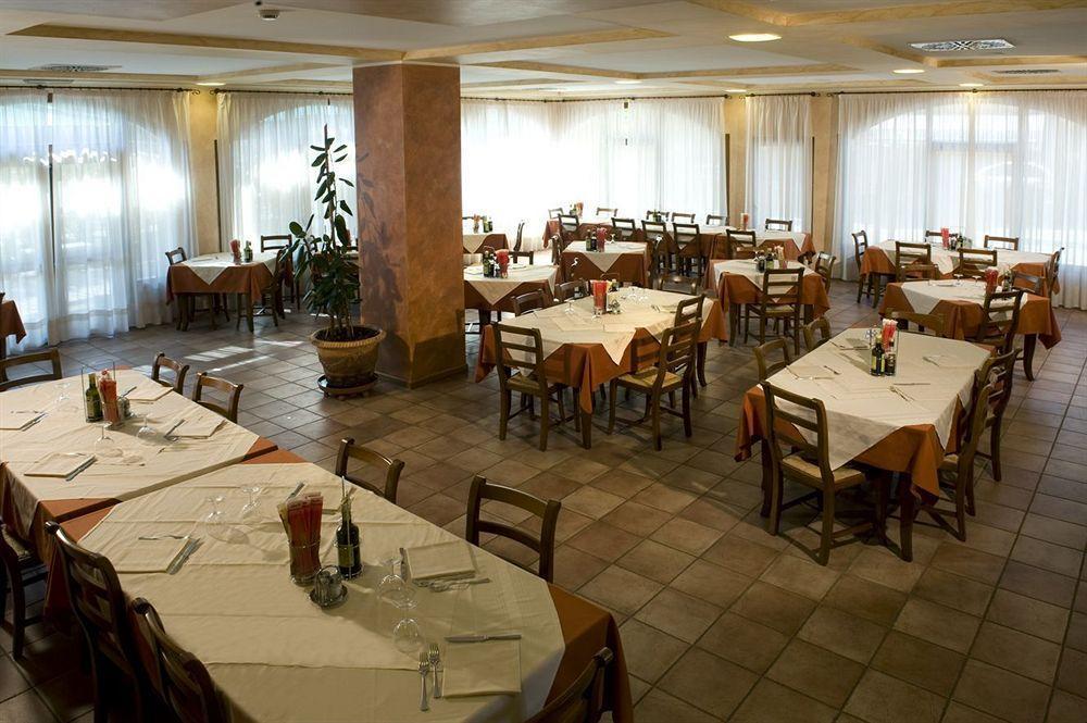 Hotel Scaligero Sommacampagna Buitenkant foto