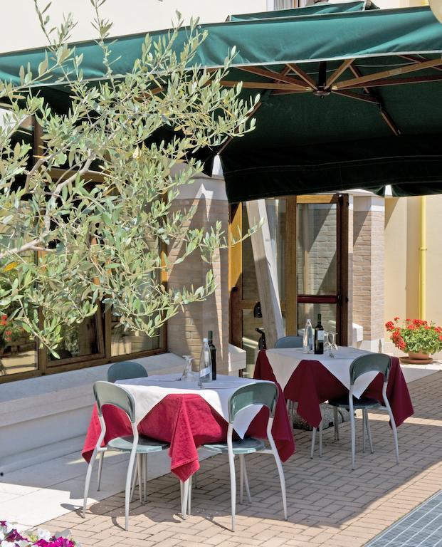 Hotel Scaligero Sommacampagna Buitenkant foto