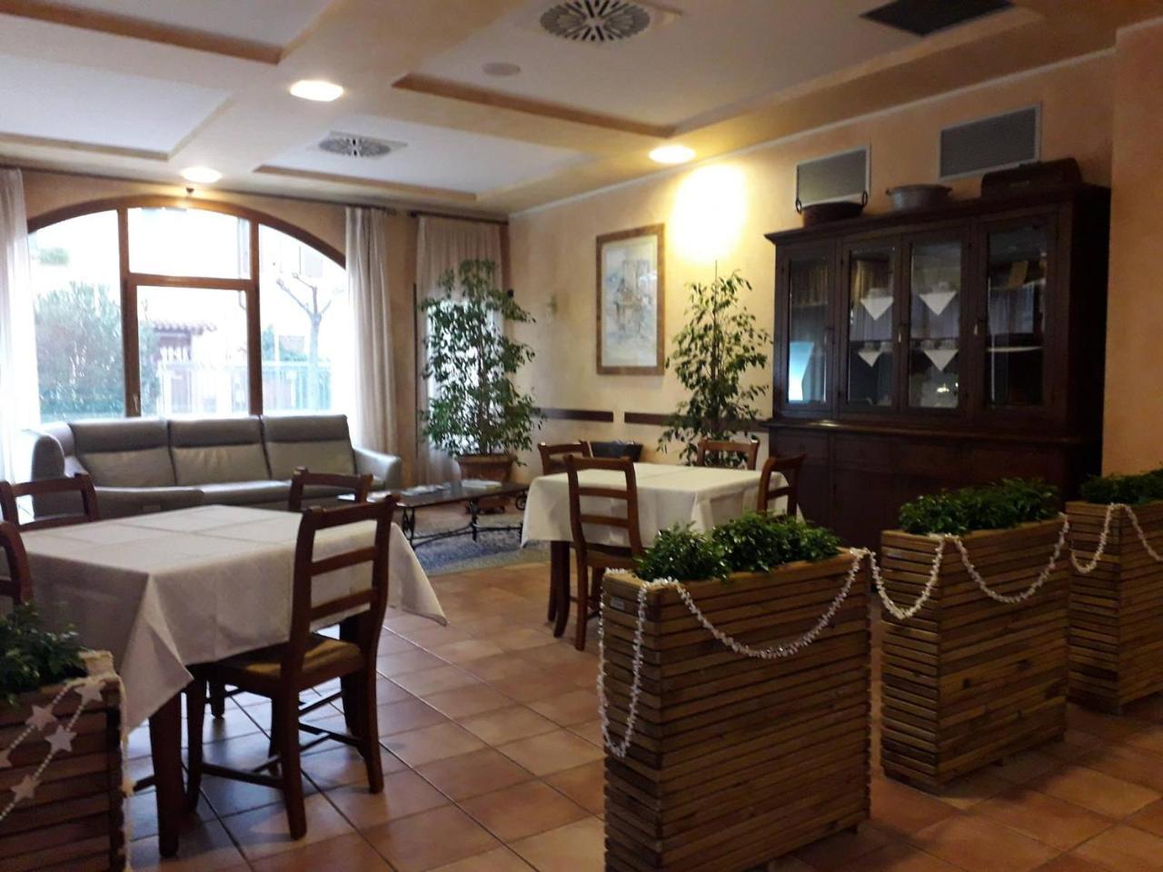 Hotel Scaligero Sommacampagna Buitenkant foto